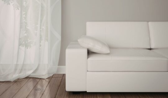 Firany do salonu – jak dobrać długość, marszczenie i styl do wnętrza?